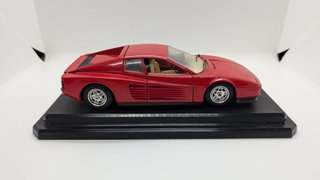Bburago Ferrari Testarossa (1984) 1:24 Rosso