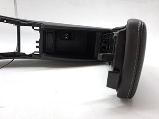 CONSOLA CENTRAL RENAULT LAGUNA COUPE 638300