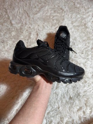 Nike Air Max Plus Triple Black Talla 40