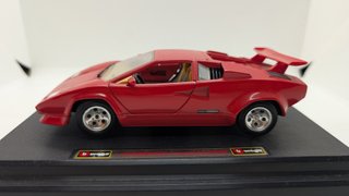Bburago Lamborghini Countach 5000 (1988) 1:24