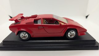 Bburago Lamborghini Countach 5000 (1988) 1:24