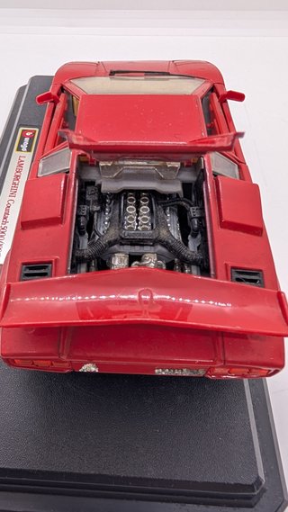 Bburago Lamborghini Countach 5000 (1988) 1:24