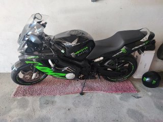 Honda CBR 600F Sportbike Negra/Verde