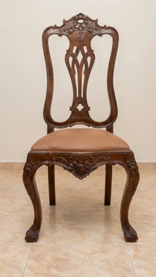 Sillas de madera de castaño y cuero