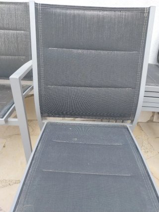 Sillas apilables de terraza grises