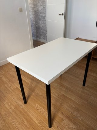 Dos Escritorios Blancos Ikea Patas Negras