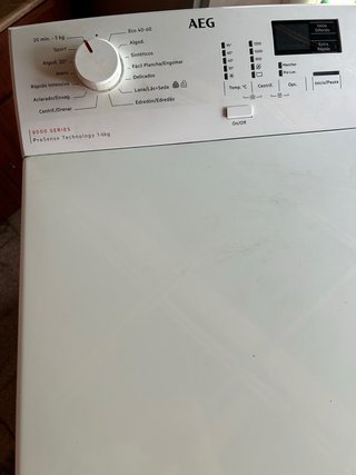 Lavadora vertical AEG