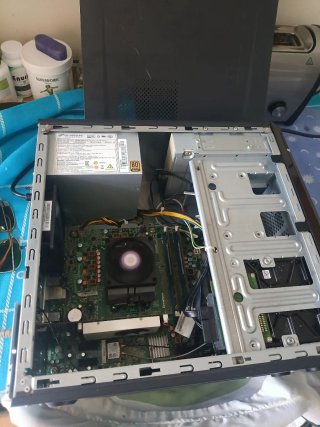 Torre Lenovo AMD A10-7800