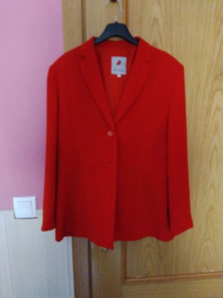 Traje chaqueta y pantalón rojo