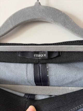Pantalón efecto piel negro talla L