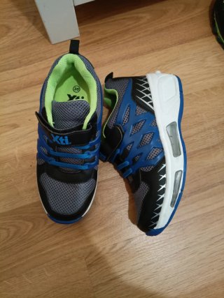 Zapatillas Xti Talla 35 con ruedas
