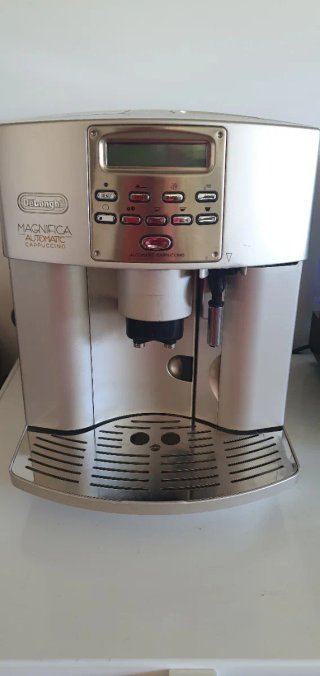 Cafetera DeLonghi Magnifica Automática Cappuccino