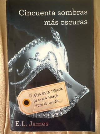 Cincuenta sombras más oscuras