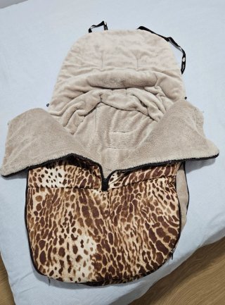 Saco de invierno para silla de bebé.