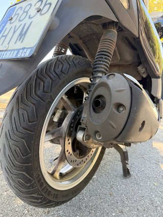 Honda SH300i Negra/Plata Maxi-Scooter