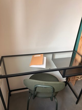 Escritorio y silla IKEA verde oliva