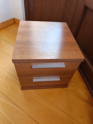 Mueble de 2 cajones de madera