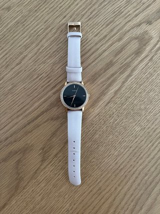 Reloj Parfois con bisel de pedrería