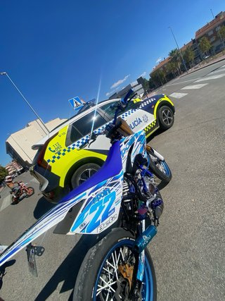 Beta RRT Supermotard Azul y Blanca