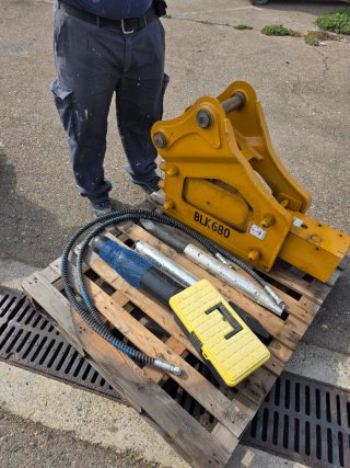 Martillo Hidráulico BLK 680