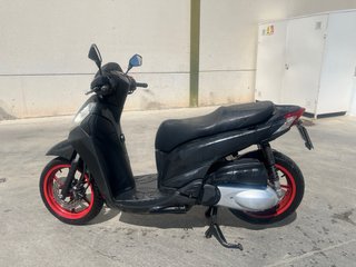 Honda SH300 Negra