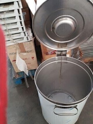 RECIPIENTE GRANDE DE ACERO INOSIDABLE