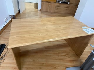 Regalo gratia Mesa de oficina de madera