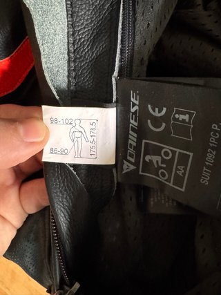 Mono Dainese Negro/Rojo Talla [50]