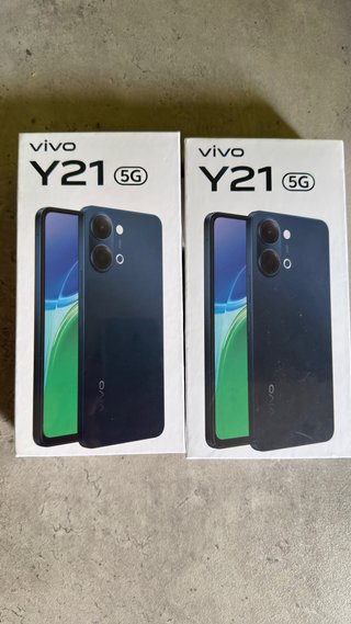 2 Telefoni Vivo Y21 5G Nero e Oro