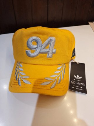 Gorra Adidas 94 Bad Bunny
