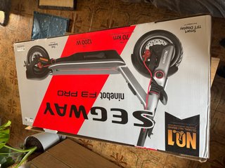 CAJA Ninebot Segway F3 Pro Patinete Eléctrico
