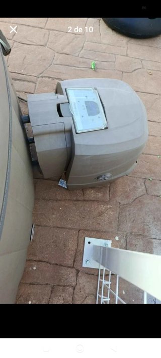 Jacuzzi inflable beige y gris
