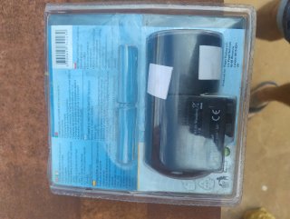 Dispensador automático de comida para acuario