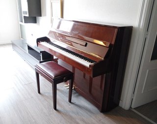 Piano Kawai vertical madera oscura