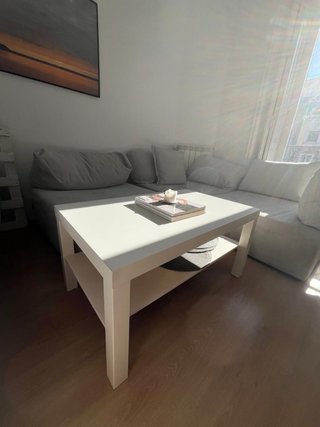 Mesa de centro blanca de madera