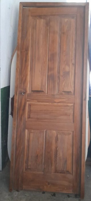 Puerta de madera antigua