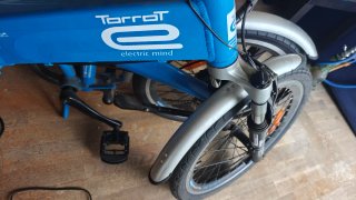 Bicicleta eléctrica plegable azul