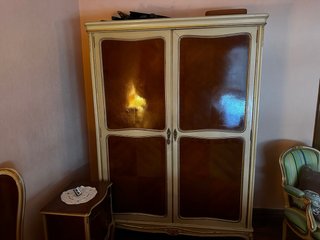 Armario antiguo de madera