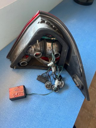 Piloto Izquierdo LED Oscuro Mercedes W203