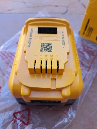 Batería DeWALT XR 18V 8Ah DCB1880