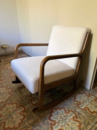 Mecedora madera y bouclé