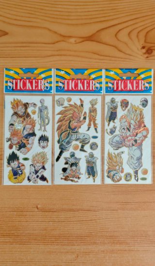 Stickers Pokémon, Digimon y Dragon Ball sin abrir