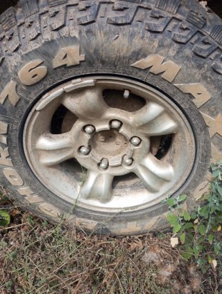 Llantas 15 Nissan Terrano 2 (4 unidades)