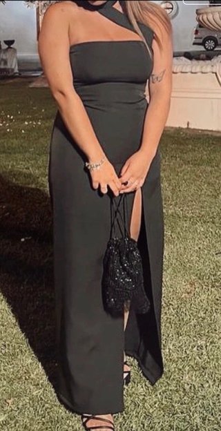 Vestido hecho a medida.