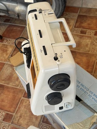 Máquina de coser Lervia