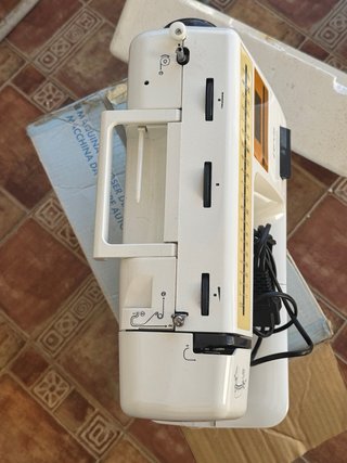 Máquina de coser Lervia