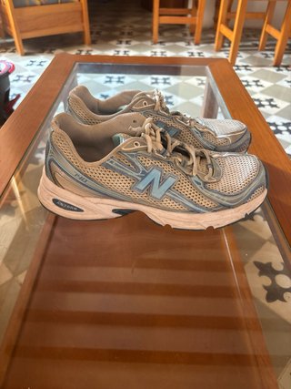 New Balance 2002R Sneakers