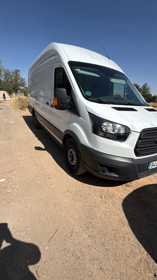 Se vende furgoneta Ford Transit 2017