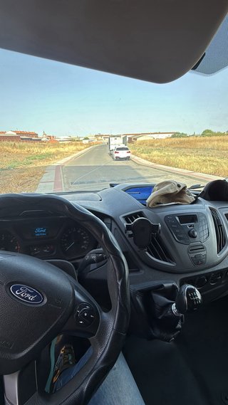 Se vende furgoneta Ford Transit 2017