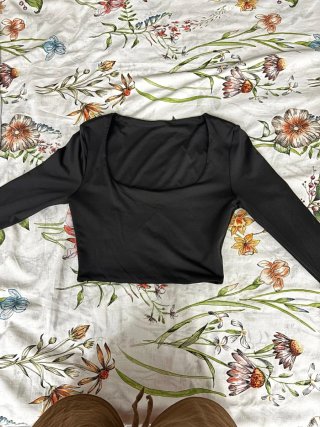 Top manga larga escote cuadrado Pull&Bear S